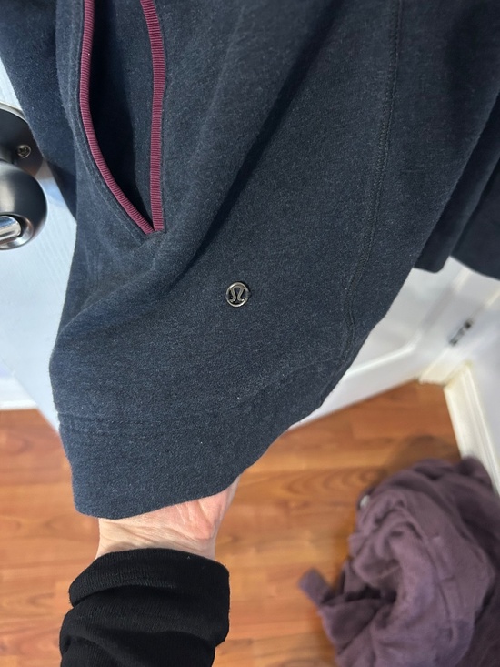 Lululemon wrap. - Picture 4 of 4